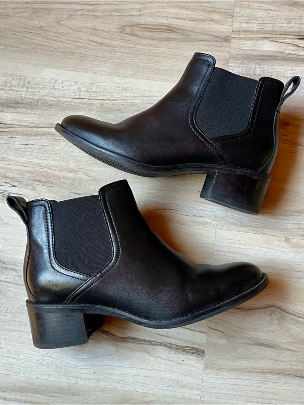 Women’s Classic Black Chelsea Ankle Boot